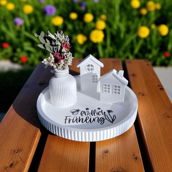 Dekoteller Endlich Frühling Set mit geriffelter Vase / Stabkerzenhalter rundes Tablett mit Rillen zwei Lichthäuser Strandhäuser - Artikel-Nr. 1100067